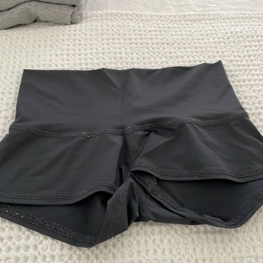 TEEKI YOGA SHORTS